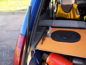 В багажнике Renault 5