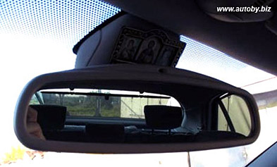Зеркало заднего вида в салоне Renault Laguna 2