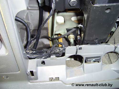 Замена сектора педали сцепления Renault 19 (фото Array)